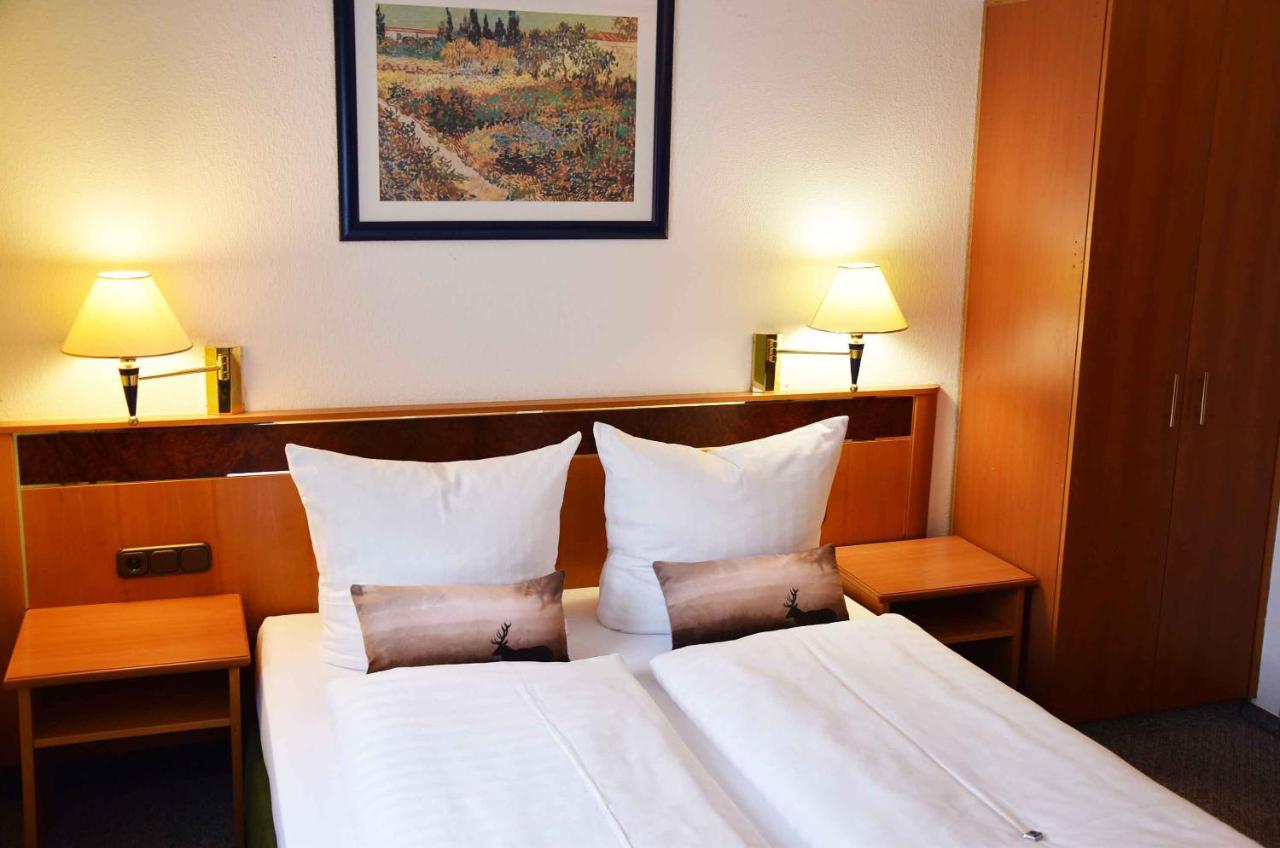 Landhotel Zum Hirsch Unterweissbach エクステリア 写真